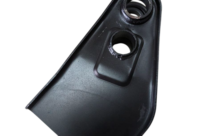 Передний кронштейн подвески LT11-010000